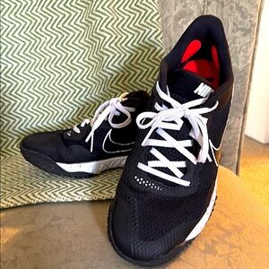 Nike White hurricane elite 3 turf and White Athletic Running Shoes size 8